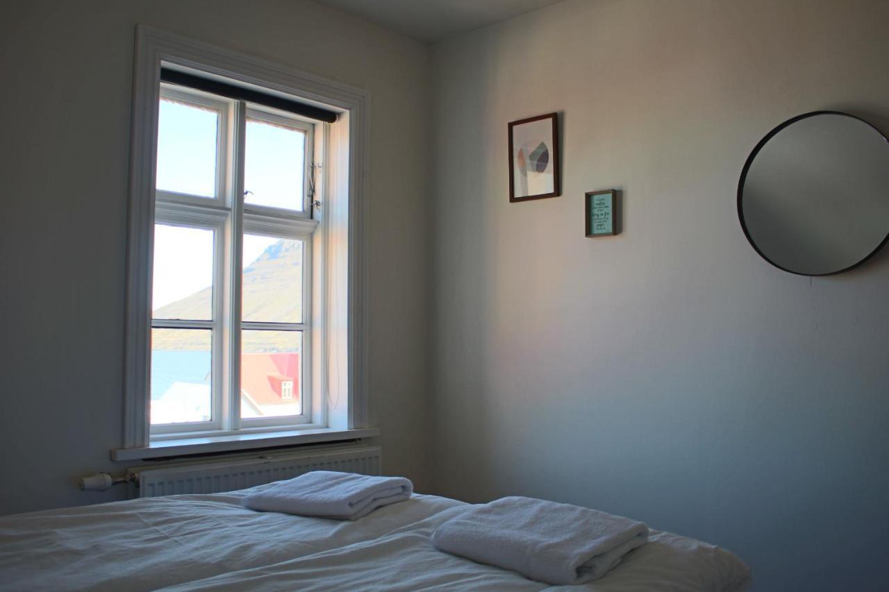 Mánagisting Guesthouse Ísafjörður Exterior foto